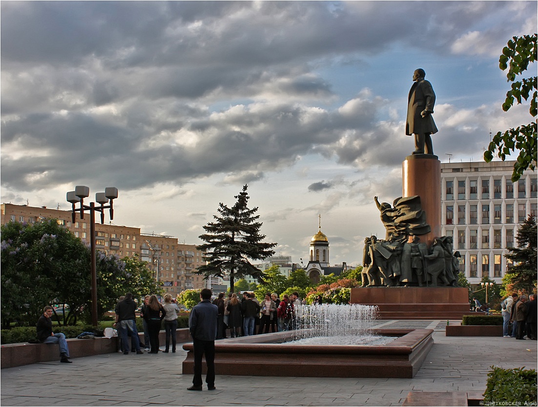 Октябрьская площадь москва